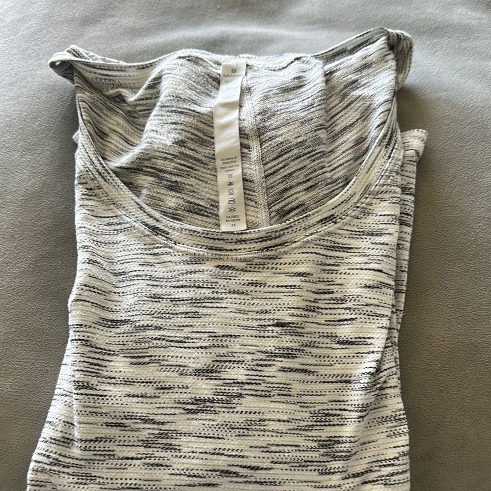 Lululemon long sleeve top